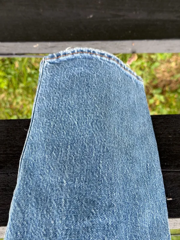 Levi’s Jeans Wedgie Straight Light Wash Distressed Size 26 - Image 14