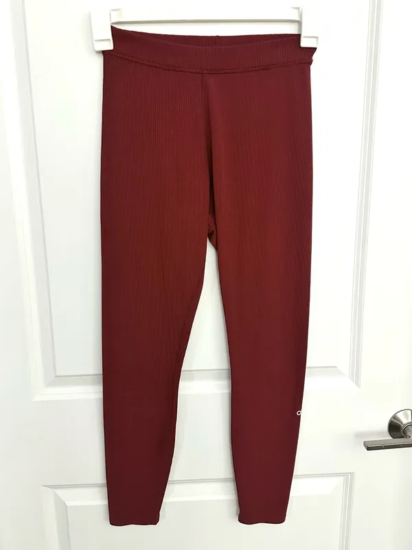 ALO Yoga Women’s Ribbed High Waist 7/8 Blissful Leggings in Cranberry Small - Image 3