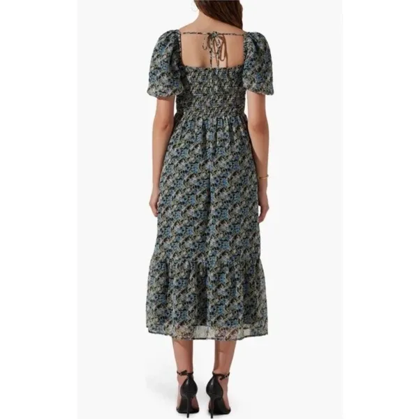 ASTR The Label V-Wire Sweetheart Floral Midi Dress Puff Sleeve Purple Navy - Image 2