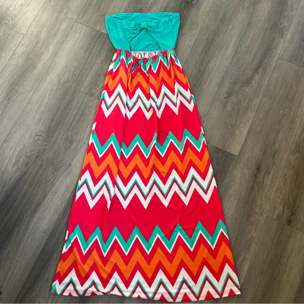Gilli Turquoise Strapless Maxi Dress with Chevron Coral and Orange Accents Small - Image 2