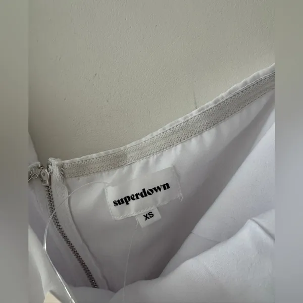 NEW!! Superdown Revolve Karlie One Shoulder Top in‎ White - Image 8