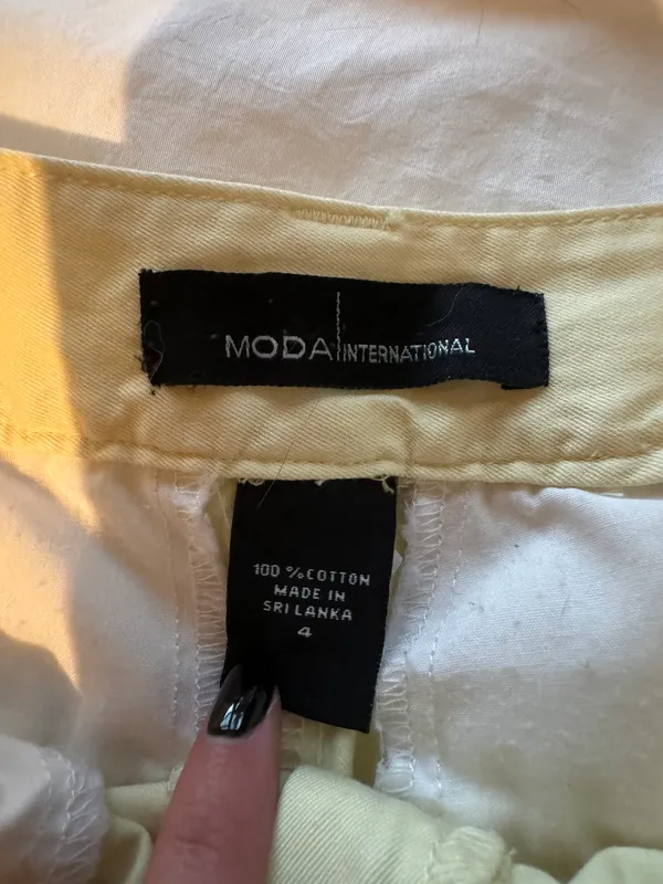 Moda International Vintage  Shorts - Image 2