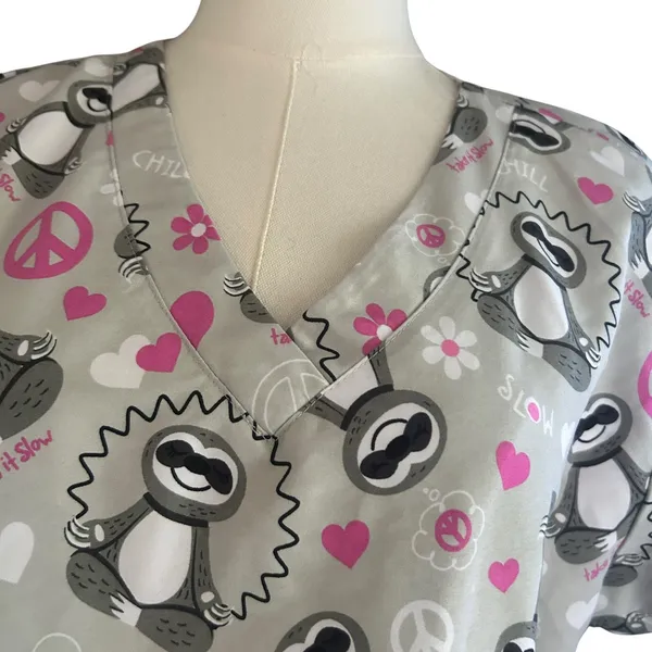 Serene Uniforms Sloth Print Scrub Top Pink Peace Hearts Pockets Women’s MEDIUM - Image 2