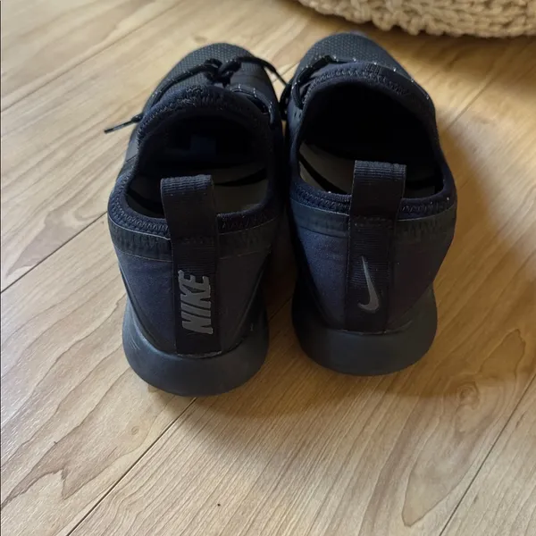 Nike Black Women's Sneakers - Image 4
