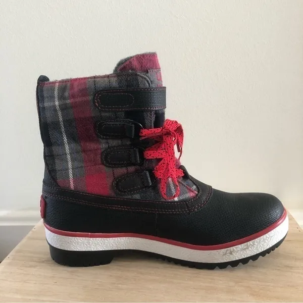 Ugg Decatur Red & Black Plaid Lace Up‎ Rubber Duck Winter Boots 6 - Image 5