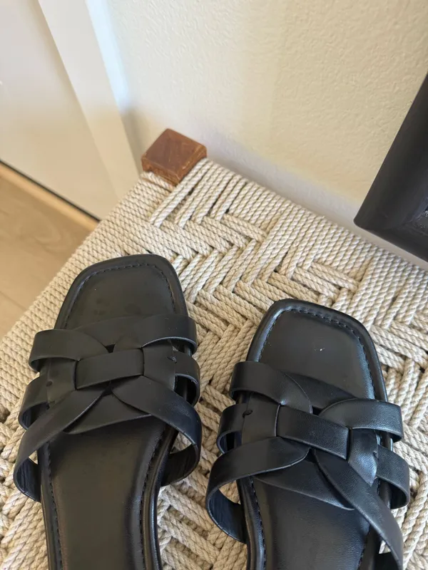 Black sandals size 9 - Image 2