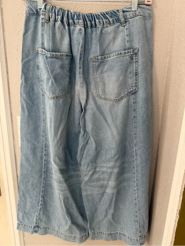 Pilcro High-Rise Crop Wide-Leg Jeans Color: Egg Jelly Fish Wash - Image 5