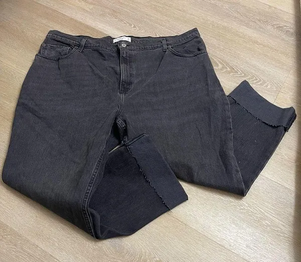 Abercrombie & Fitch The 90’s Straight Ultra High Rise Curve Love Jean - Image 3