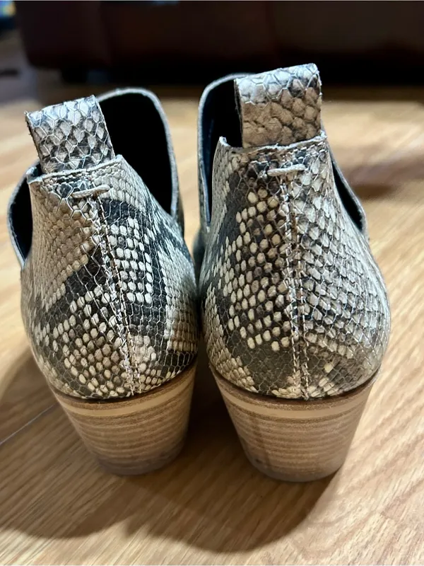 Dolce Vita Cream & Black Snake-Print Cutout Ankle Boots ladies sz U.S 8.5 - Image 9