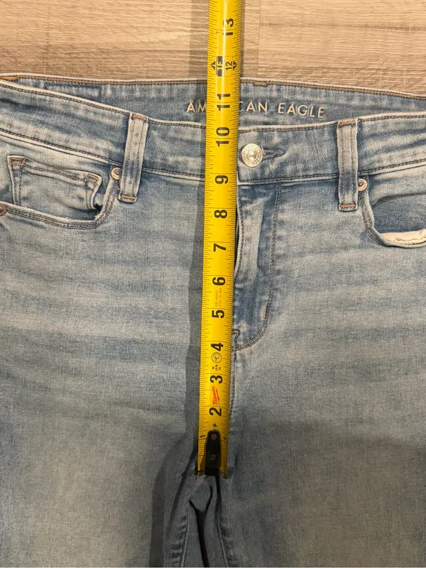 American Eagle Women’s High Rise Skinny Kick Jeans Light Wash Size 8 *Hemmed* - Image 8