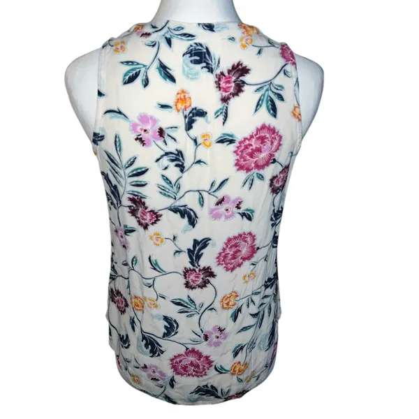 Old Navy 3 items for $15 | Navy Floral Print Sleeveless Blouse🌵🦎 - Image 2