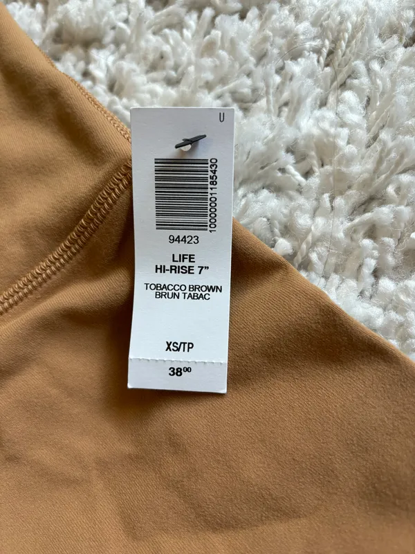 Aritzia TNA Bike shorts - Image 4