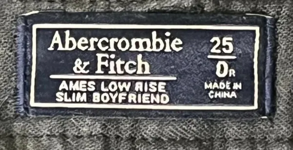 Women’s Abercrombie low rise slim, grey dark washed size 0 preowned - Image 3