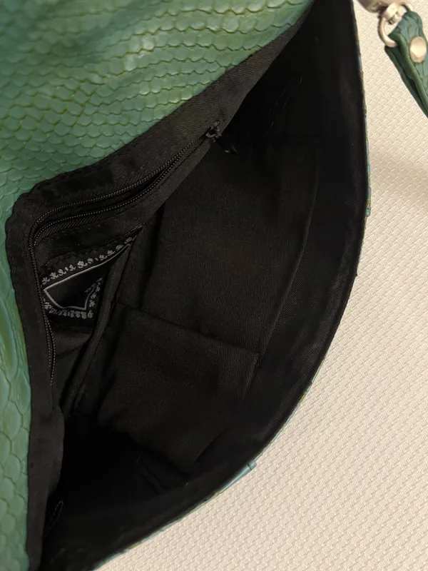 Urban Outfitters Deena & Ozzy Green Snake Embossed Wristlet Clutch - Image 8
