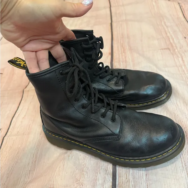 Dr. Martens boots womens Sz 6 Black 1460 pascal waterproof soft 90s grunge - Image 4
