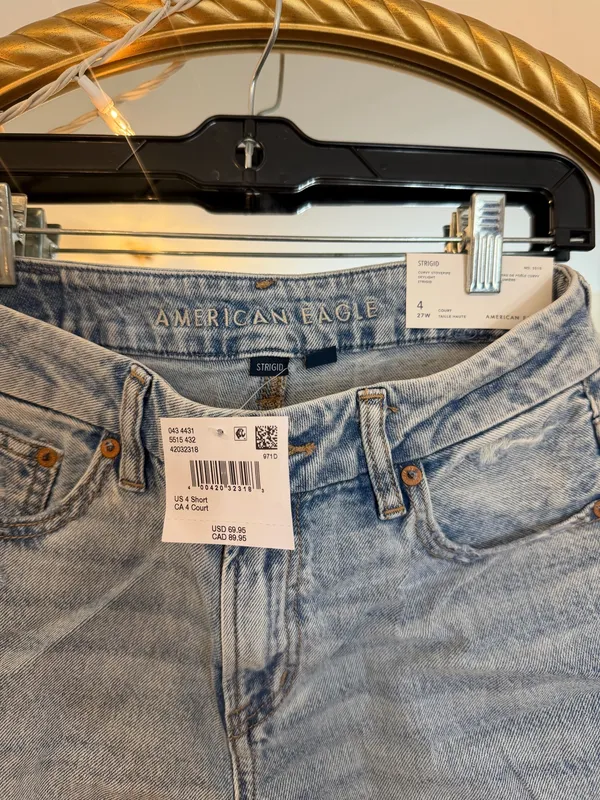 American Eagle Strigid Curvy Jeans - Image 6