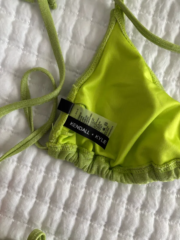 Kendall and Kylie bikini - Image 5