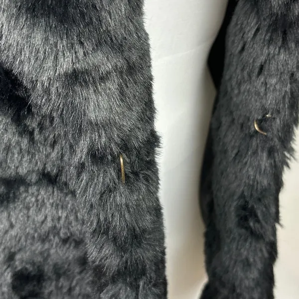 Forever 21 Women's Black Faux Fur Sleeveless Pocket Collar Vest Jacket Size S - Image 6