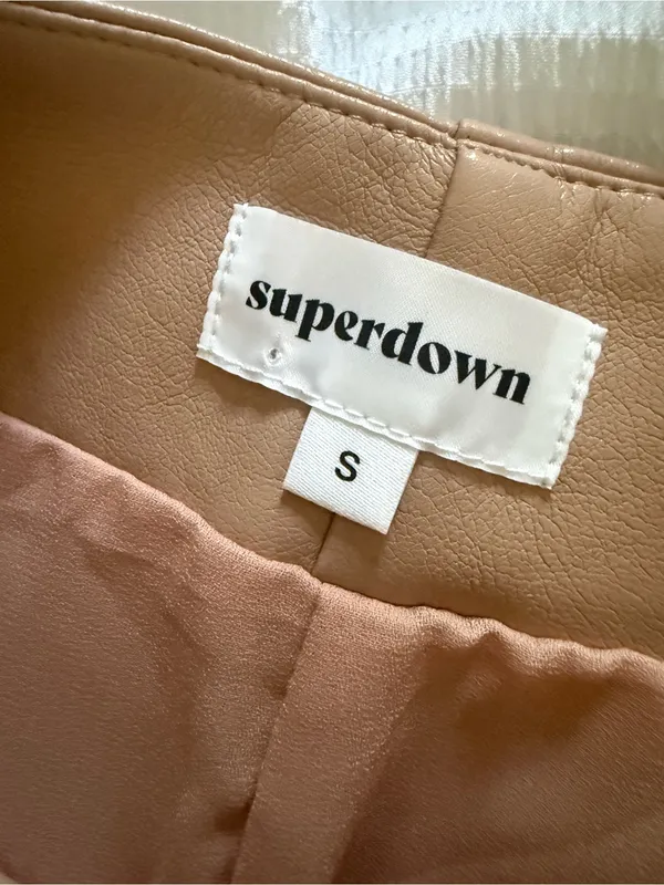 Superdown Jezabel Faux Leather Midi Skirt Nude Tan Pencil Skirt Size Small - Image 9