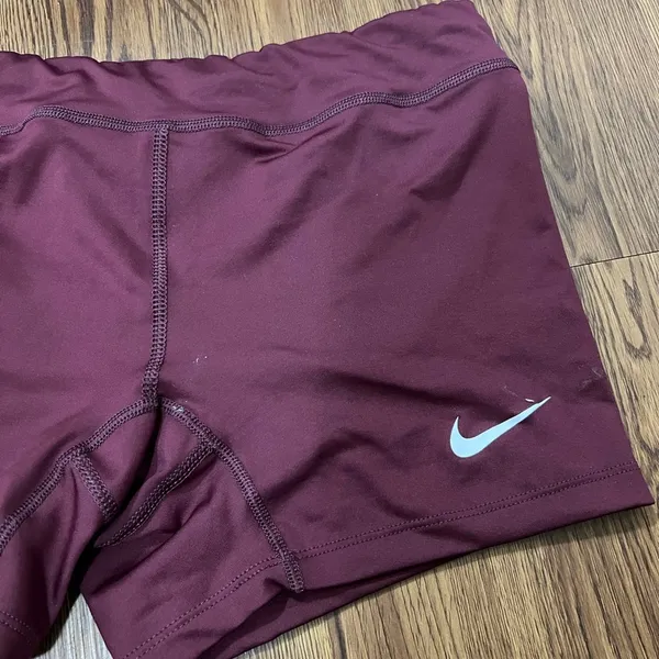 Nike Maroon 5” Performance Game Volleyball Shorts Size Large - Image 3