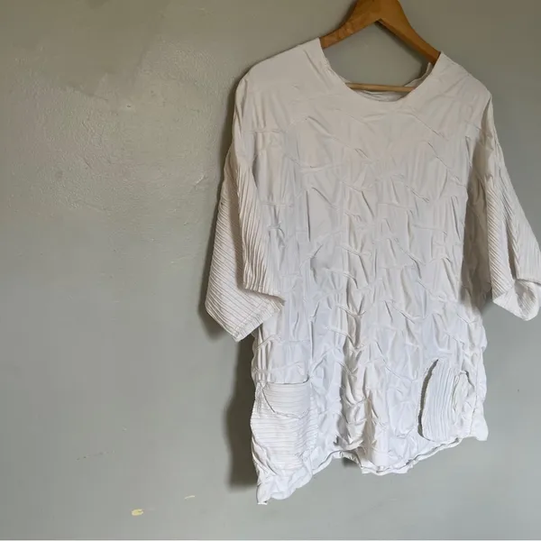 27 Aug A.M. Textured White Oversized Tunic Top – Size X-Large. ONE OF A KIND - Image 8