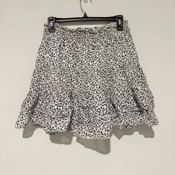 Planet Gold Ditsy Floral cotton smocked Tiered Ruffle Skirt White Black‎ medium - Image 2