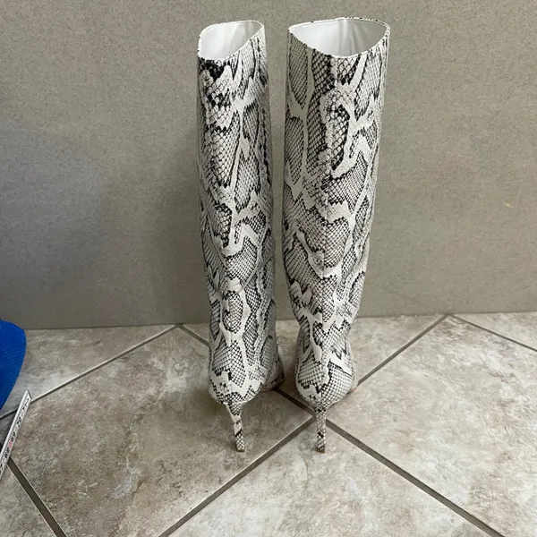 Guess‎ dayton Women's Snake Print Knee Heel Boots Pointed Toe used 1x EUC - Image 4