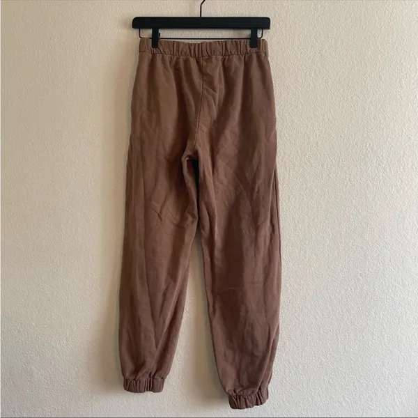 Brandy Melville John Galt Brown Rosa Sweatpants - Image 6