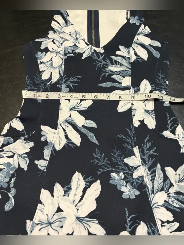 Abercrombie & Fitch Navy and White Floral Mini Dress size XS - Image 11