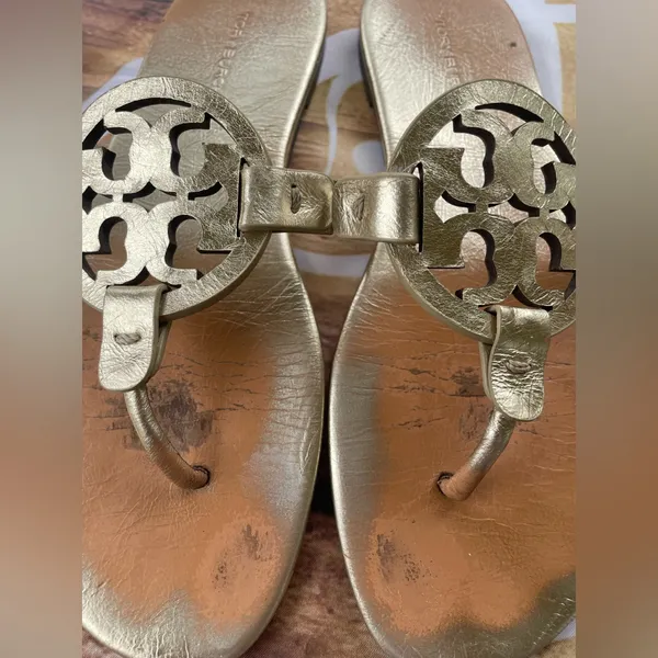 Tory Burch Gold Sandals Elegant Design - Image 3