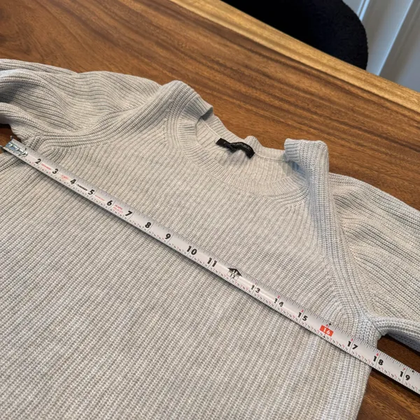 Banana Republic Gray Knit Balloon Sleeve Sweater, Size Small - Image 9
