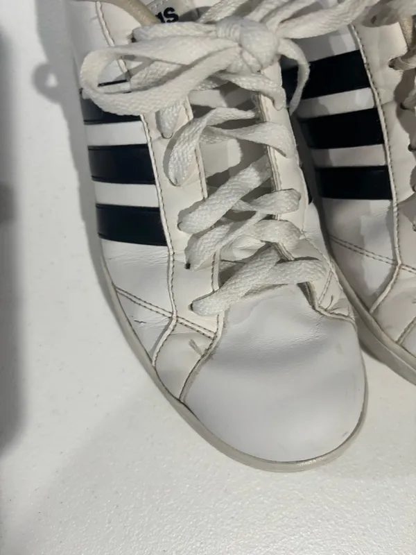 Adidas 7.5 women’s sneakers white and black - Image 2