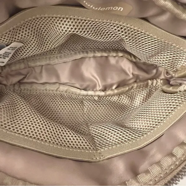 Lululemon White Sherpa Belt Bag - Image 3