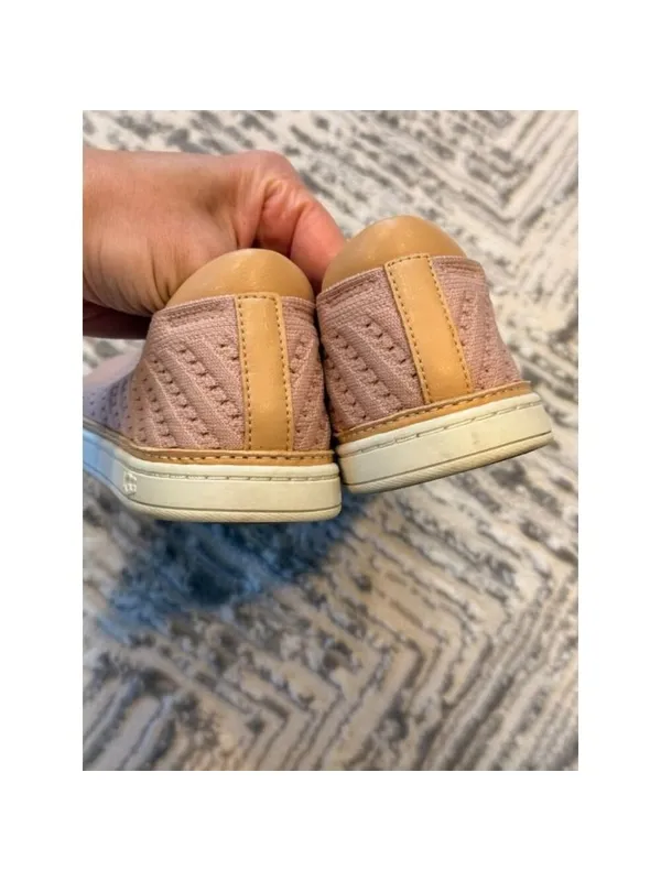 UGG women's size 8 Sammy Chevron Sneaker 1102560 - Image 6