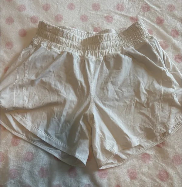 Lululemon Hotty Hot 4" - Image 2