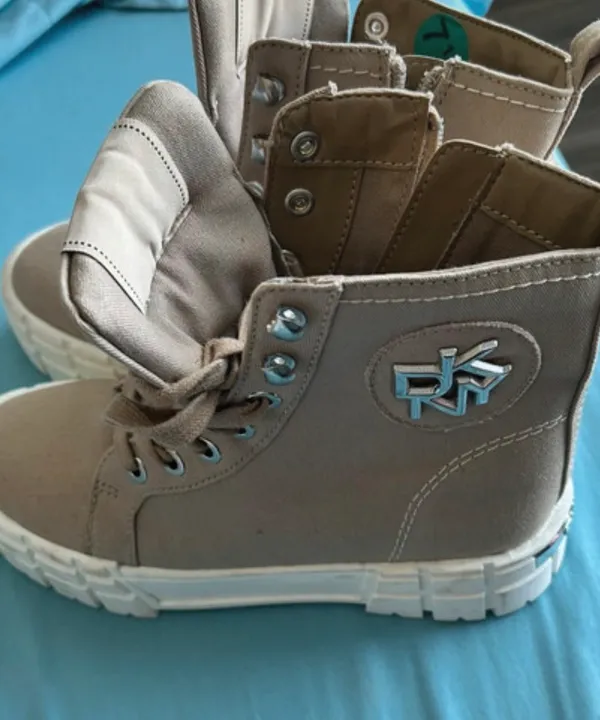 Ladies boots DKNY size7.5 - Image 2