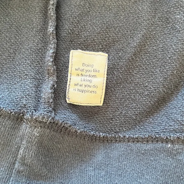 Vuori gunmetal Crewneck sweatshirt. Size large? - Image 4