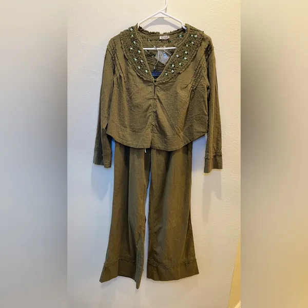 Intimately Free‎ People NWOT Sweet As Roses Lounge Set Olive green Size XS - Image 4