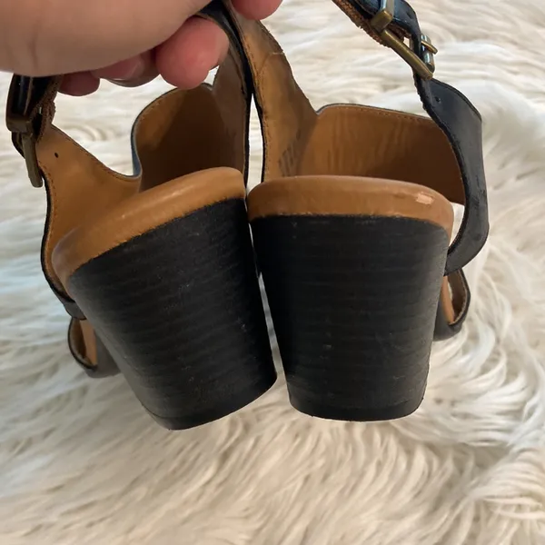 BOC Leather Women's Sandals size 10 see all photos for condition color black - Image 5