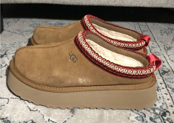 UGG Tazz Platform Slippers in Chestnut - Image 5