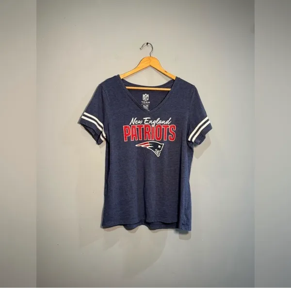 SALE! Women’s NFL Team Apparel Patriots Tee Size XL VGUC - Image 3