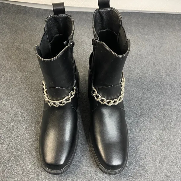 Pazzle Chain Accent Ankle Boots Women's Black Block Heel Square Toe Sz 7.5 NWOT‎ - Image 2