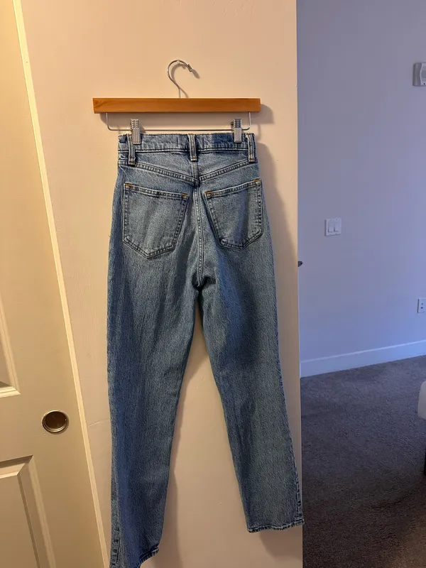 Abercrombie 90s Straight High-Rise Jeans - Image 2