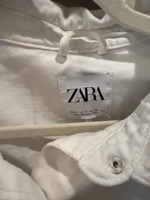 White ZARA Cropped Jean Jacket - Image 4