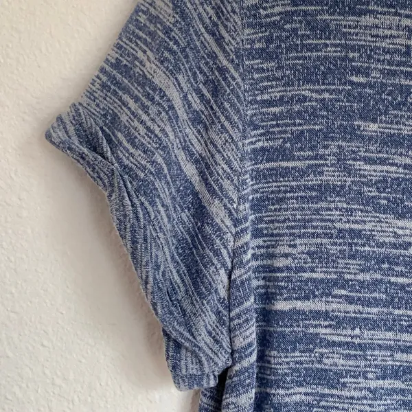 5/$25 Abercrombie & Fitch Heathered Short Sleeve V-neck Tee‎ T-shirt in Blue - Image 4