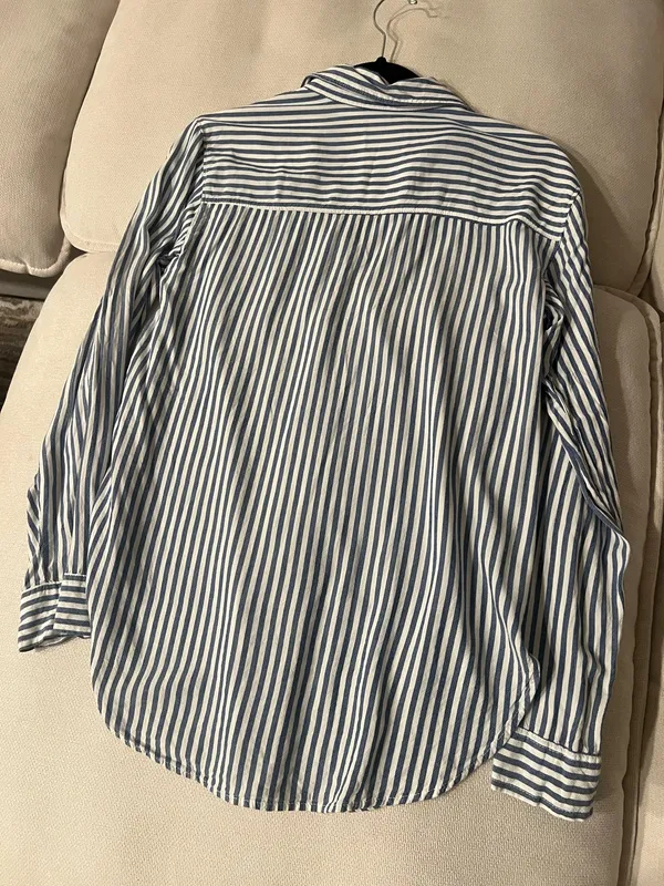 ANF Abercrombie and Fitch Blue White Vertical Striped Button Down Up Blouse Top Shirt - Image 4