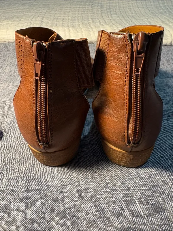 Pierre Dumas Brown Perforated Leather Wedge Sandals Women’s Size 7 - Image 4