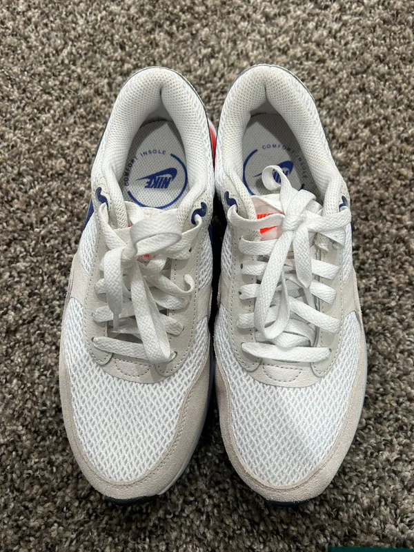 Nike Air Shoes - Image 5