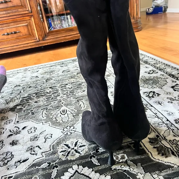 Elegant Black Suede Knee - Image 4