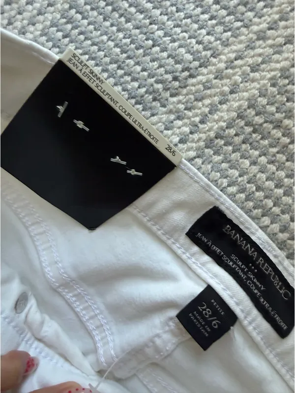 Banana Republic White Jeans - Image 3